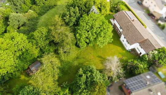 Bild von Zweifamilienhaus in begehrter Lage auf großem idyllischen Areal