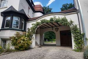 Exklusiv eingerichtetes Villenanwesen mit "Wellness-Remise" und modernem Energiekonzept! – Die vollständige Adresse der Immobilie erhältst du vom Anbieter., 1324 Bühlau/Weißer Hirsch, Dresden – Vorschaubild 2
