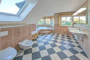 Stilvolle Villa auf Traumgrundstück und zusätzlichem Bungalow – Die vollständige Adresse der Immobilie erhältst du vom Anbieter., 67590 Monsheim – Vorschaubild 11
