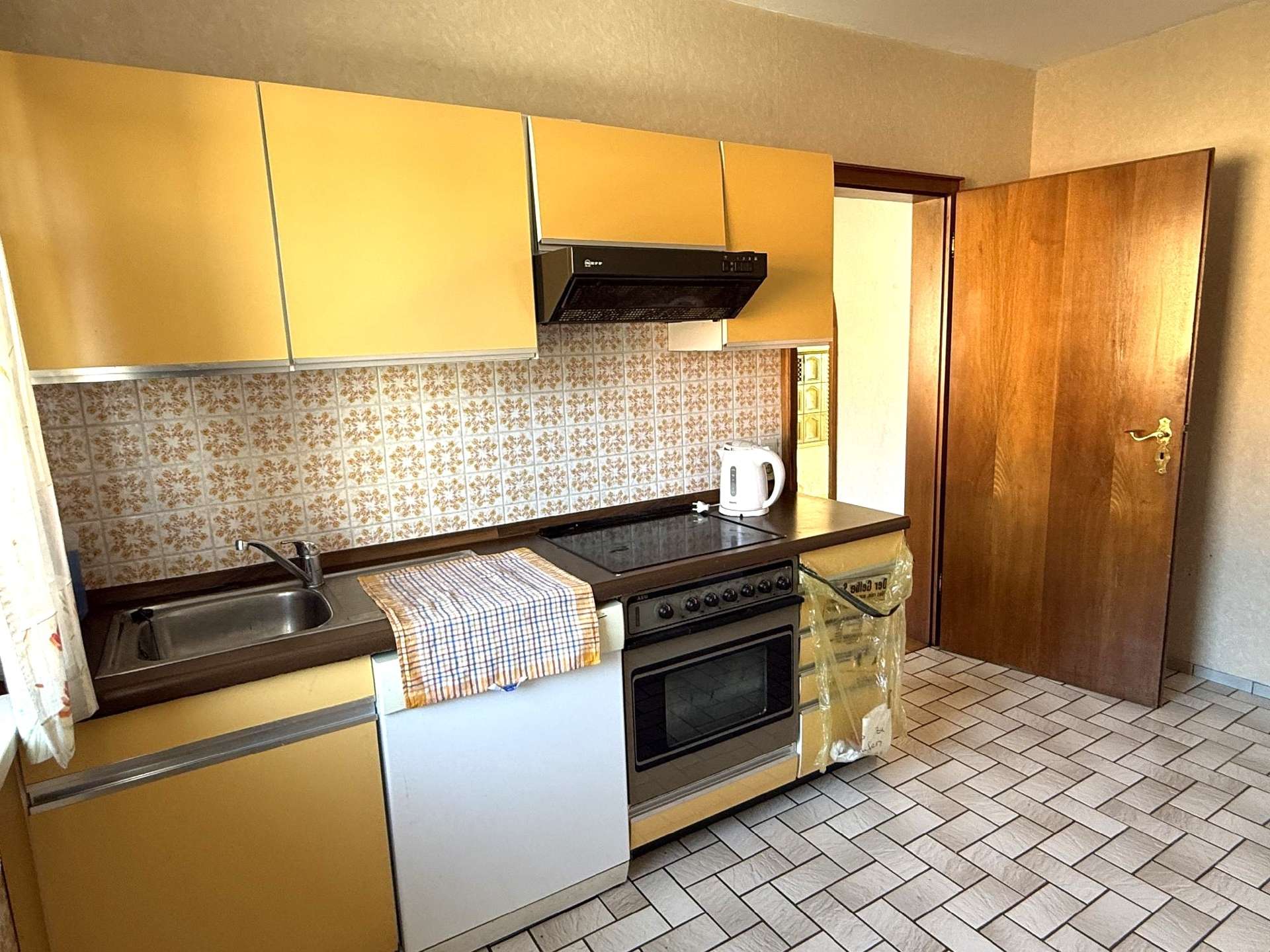 Immobilie in Bayerbach - Wohnen auf einer Ebene.
Großzügiger Bungalow in Siedlungslage - Bild 4