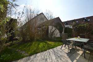 * Familien aufgepasst! * Geräumiges Reihenhaus 
153m² WFL, 6 Zimmern, 2 Bädern, Garage in guter Lag – Augsburg (Kreis) – Vorschaubild 3