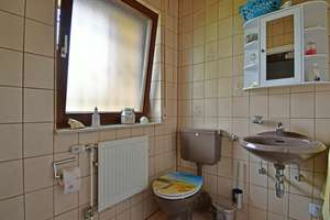 Großzügiges Wohnhaus auf wunderschönem Grundstück in Wolfhagen am Teichberg – Die vollständige Adresse der Immobilie erhältst du vom Anbieter., 34466 Wolfhagen – Vorschaubild 9