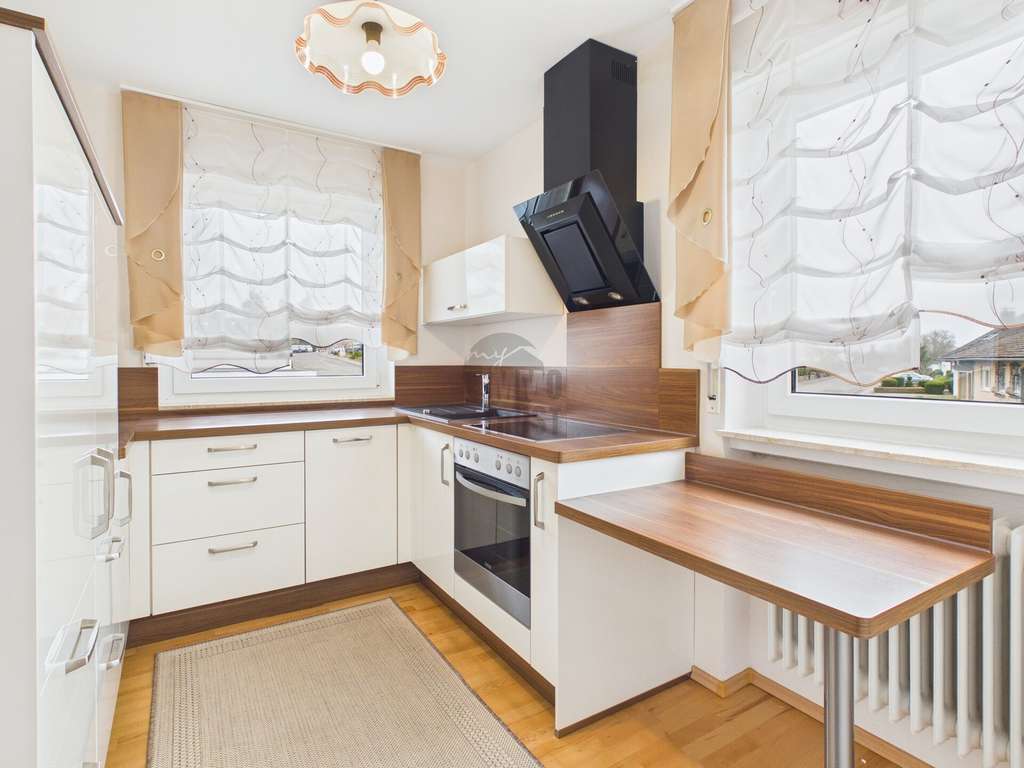 Immobilie in Bad Salzschlirf - EINZIGARTIGEN WEITBLICK ERLEBEN, RUHE GENIEßEN - DIREKTE WALDNÄHE - Bild 2