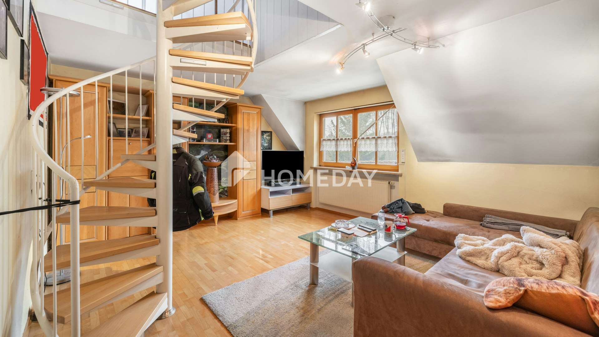 Immobilie in Siegenburg - Stilvoll wohnen auf zwei Ebenen – Maisonette mit Galerie, EBK und Doppelgarage
 - Bild 4