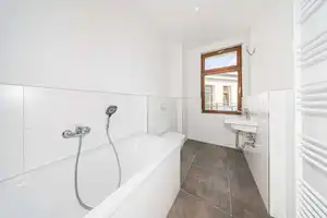 Große, bezugsfertige 5-Zimmer-Altbauwohnung im hellen Dachgeschoss – Elsterstraße 48, 4109 Leipzig – Vorschaubild 10