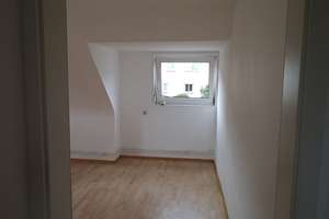 Helle 3,5-Zimmer-Altbauwohnung im Stuttgarter Westen mit schönem Ausblick & sehr guter Anbindung – Botnanger Straße 2, 70193 Kräherwald, Stuttgart – Vorschaubild 9