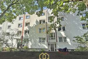 Solide Kapitalanlage (7% Rendite): Vermietete 3-Zimmer-Wohnung + Balkon in ruhiger Lage (Erbpacht)