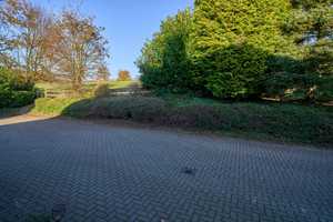 2-Familienhaus Mehrgenerationen, drei Garagen, Balkon, zwei Sonnenterrassen und großzügigem Garten! – Rheinisch-Bergischer Kreis – Vorschaubild 8