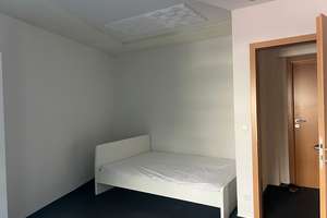 Helles, großzügiges WG-Zimmer in Frauen-WG – nur 2 Gehminuten zum Pforzheimer Hauptbahnhof! – Die vollständige Adresse der Immobilie erhältst du vom Anbieter., 75175 Innenstadt, Pforzheim – Vorschaubild 3