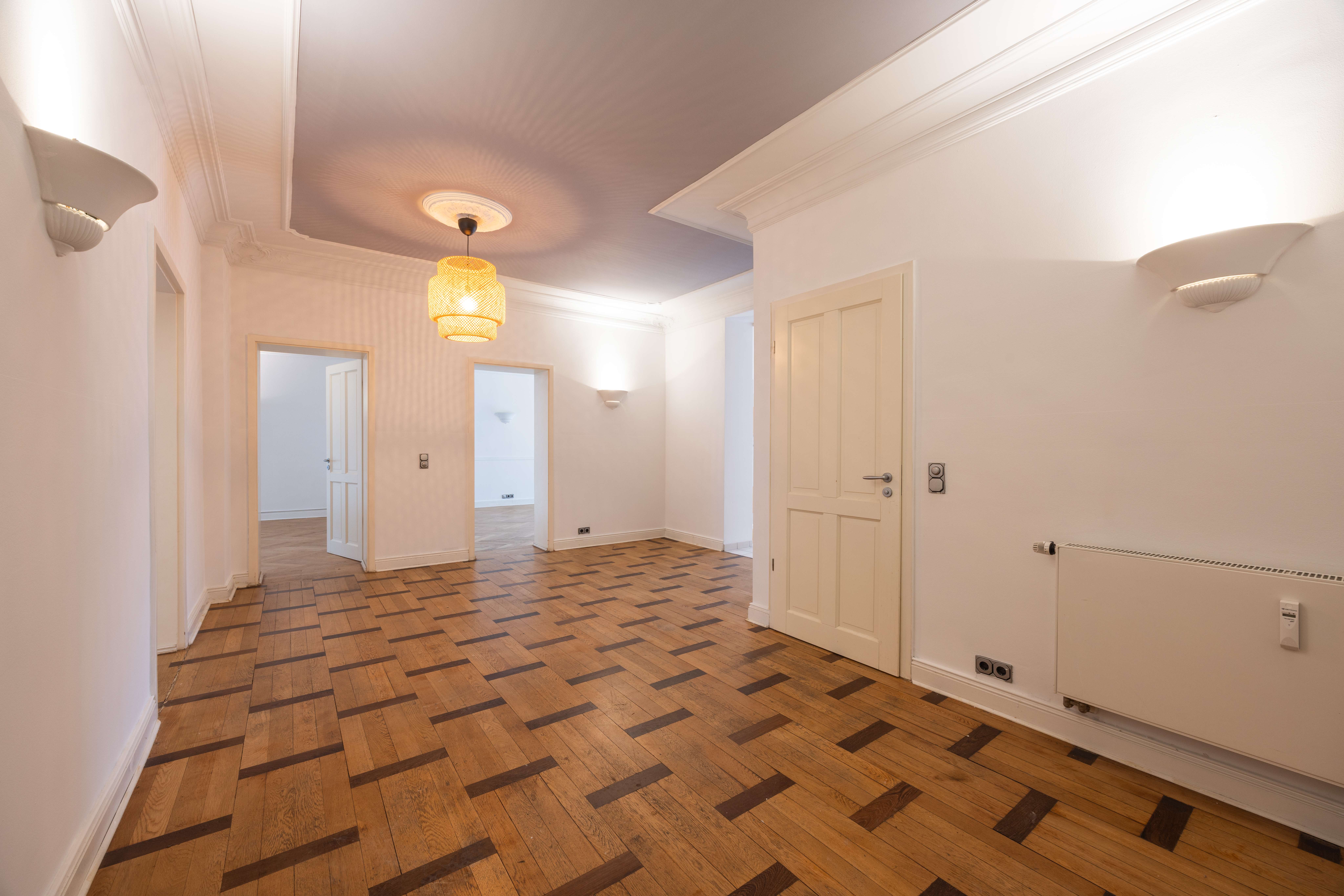 Zooviertel | 258 m² Altbau mit Garten & Garage – einzigartiger Wohntraum / repräsentative Bürofläche, Düsseldorf – Bild 2