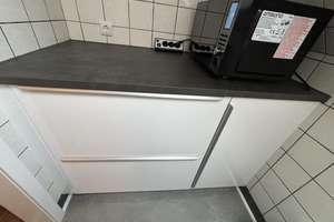 Dachgeschosswohnung löffelfertig 1ZiKüDB mit Einbauküche, voll möbliert – Mühlenbroicher Weg 143, 40472 Rath, Düsseldorf – Vorschaubild 9