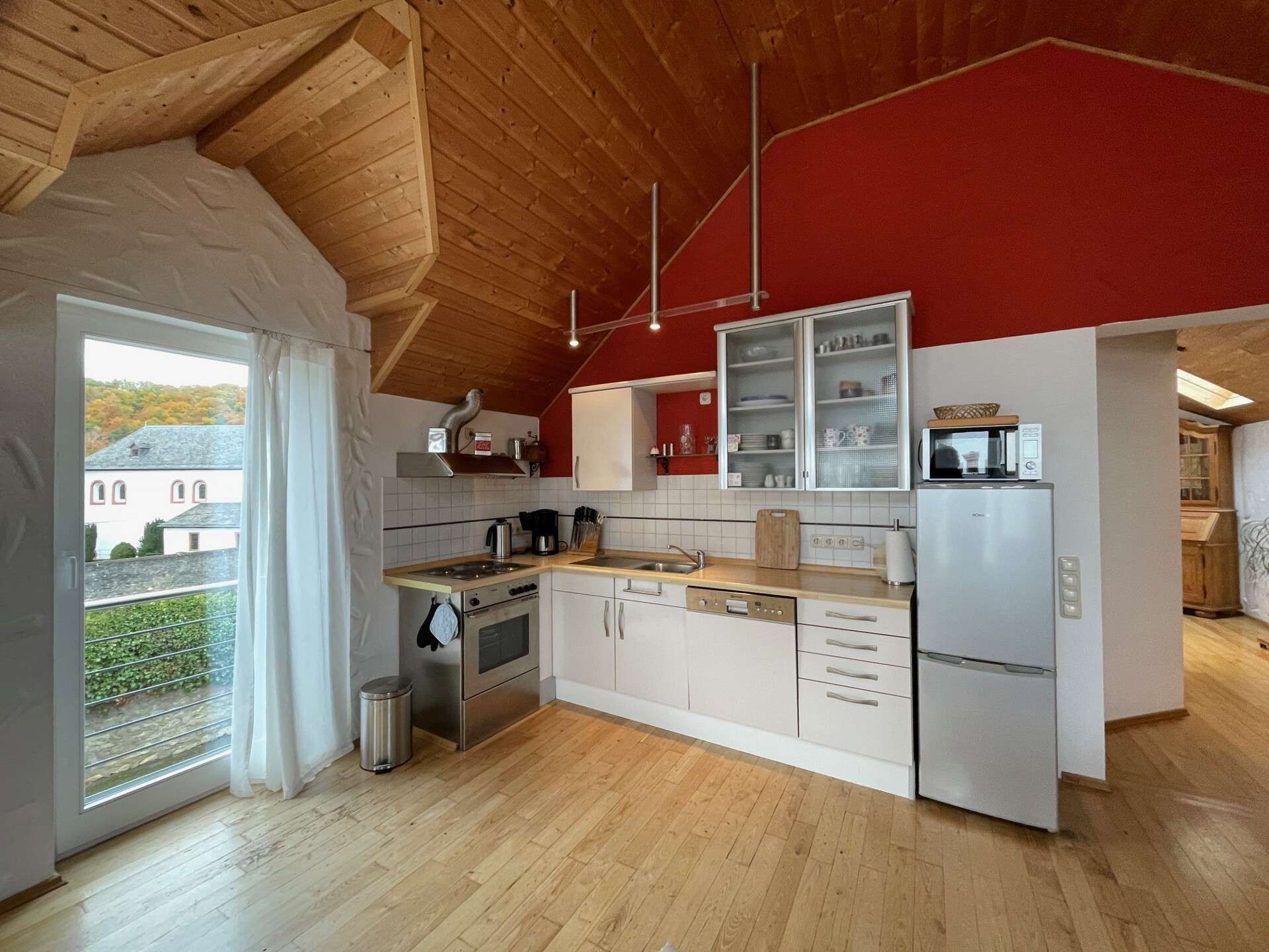 Immobilie in Üxheim - Wohnen Sie da, wo andere Urlaub machen
1 Haus und 1 Wohnung  mit Doppelgarage
stilvoll - gemütlich - Bild 6