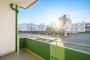 Renovierte 4 Zimmerwohnung mit Balkon, Fahrstuhl und TG-Platz in Bielefeld Stieghorst – Die vollständige Adresse der Immobilie erhältst du vom Anbieter., 33605 Stieghorst, Bielefeld – Vorschaubild 3