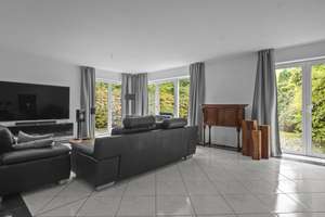 Hochwertige Erdgeschosswohnung mit 2 Terrassen und Garten in Bestlage von Kassel! – Die vollständige Adresse der Immobilie erhältst du vom Anbieter., 34131 Brasselsberg, Kassel – Vorschaubild 6