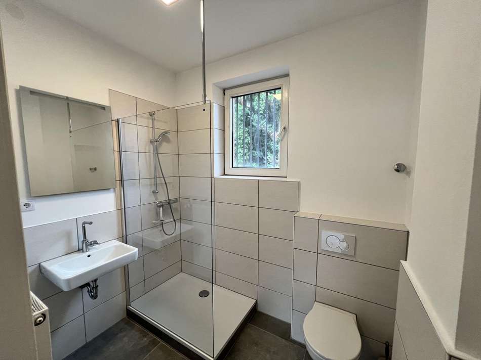 Badezimmer Wohnung EG (klein)