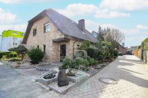 Exklusives EFH mit Bruchsteinfassade, Carport und PV-Anlage in Rheda – 33378 Rheda-Wiedenbrück – Vorschaubild 2