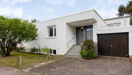 Bild von Großzügiger Bungalow mit modernem Komfort und Blick ins Grüne