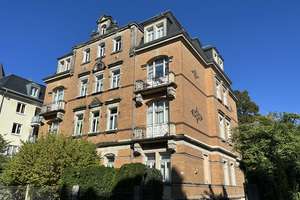 NEU - Familienfreundliche 4-Zimmer-Wohnung in denkmalgeschütztem Mehrfamilienhaus mit Fernblick