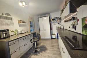 Sanierte 2 Zimmer-Wohnung im 4. OG inkl. Einbauküche und Bodenbelag in Bremerhaven! – Bremerhavener Straße 20, 27576 Bremerhaven – Vorschaubild 1