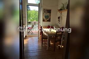 Tauschwohnung: Lichtdurchflutete 2-Zimmer Altbauwohnung mit Balkon und Garten