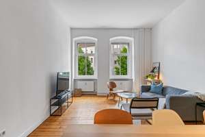 Zeitloser Altbaucharme in Friedrichshain: Bezugsfreie 2-Zimmer-Wohnung im beliebten Nordkiez – 10247 Friedrichshain, Berlin – Vorschaubild 2
