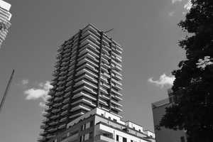 Stilvoll leben im exklusiven Eden-Tower – mit Concierge, Einbauküche und Balkon! – Frankfurt am Main – Vorschaubild 1