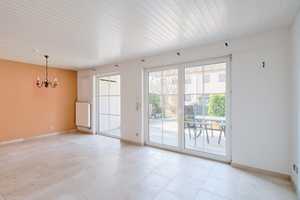 Familien willkommen: Tolles Reihenmittelhaus mit großzügigem Schnitt ++TERRASSE++GARTEN++ – Böblingen (Kreis) – Vorschaubild 4