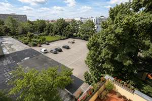 Großzügige Altbaueinheit mit sehr hohen Decken und Entwicklungspotenzial in ruhiger, zentraler Lage – Die vollständige Adresse der Immobilie erhältst du vom Anbieter., 10777 Schöneberg, Berlin – Vorschaubild 15