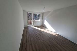 Modernisierte 3 Zimmerwohnung zur Miete - Wentzel Dr. – Boockholtzstraße 5, 22880 Wedel – Vorschaubild 2