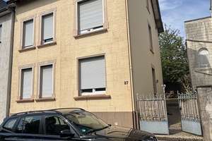  Großzügiges Haus mit 6 Zimmern und Garten
