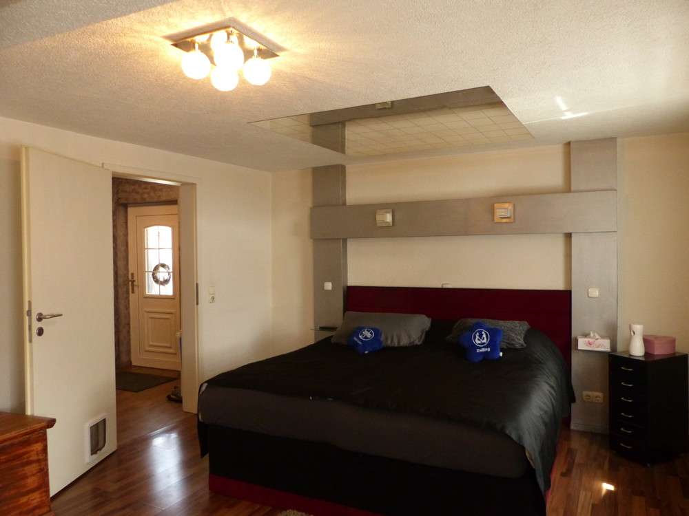 Immobilie in Steinmauern - Gepflegtes Einfamilienhaus mit Einliegerwohnung und Landwirtschaftlichen Grundstück - Bild 3