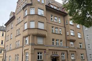 Großzügige 2-Zimmer-Wohnung mit Süd-Balkon in der Augsburger Innenstadt