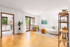 Lichtdurchflutete 2-Zimmer-Wohnung mit Südbalkon, traumhaftem Blick ins Grüne, Aufzug und Tiefgarage – Stiftsbogen 81 a, 81375 Neuhadern, München – Vorschaubild 2