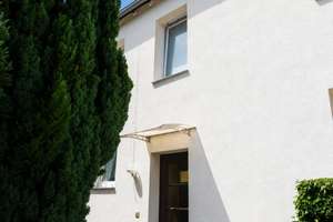 GELEGENHEIT: MFH-DHH mit 3 WE & kleiner Garten in familienfreundlicher Lage von Zuffenhausen! – Die vollständige Adresse der Immobilie erhältst du vom Anbieter., 70435 Zuffenhausen-Mitte, Stuttgart – Vorschaubild 3