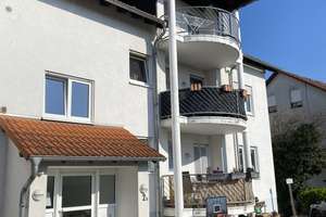 Sehr schöne 3 Zimmer Dachgeschoss Wohnung mit 2  PKW-Stellplätzen für Kapitalanleger o. Eigennutzer – Die vollständige Adresse der Immobilie erhältst du vom Anbieter., 68583 Guntersblum – Vorschaubild 2