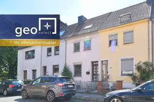 Lindenhof | Sanierungschance mit Steuervorteil: Reihenhaus mit Dachterrasse, Vollkeller & Garten