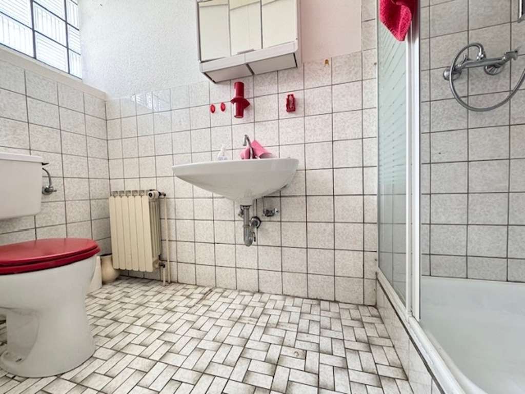 Immobilie in Ennepetal - Raum für Generationen und Ideen! Einfamilienhaus mit Einliegerwohnung - Bild 2