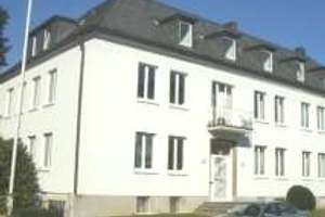 Wohnen in absoluter Ruhiglage mit Terrasse und Gartenmitbenutzung, WG-geeignet
