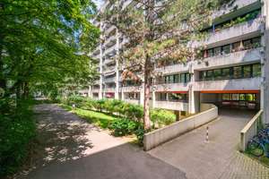 Bezugsfrei und Erbbaurecht! Renovierungsbedürftige 2-Zimmer-Wohnung im Hochparterre in Au-Haidhausen – Die vollständige Adresse der Immobilie erhältst du vom Anbieter., 81669 Obere Au, München – Vorschaubild 2