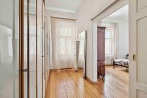 Architektonisches Highlight - luxuriöse Altbauwohnung im Herzen von Augsburg – Die vollständige Adresse der Immobilie erhältst du vom Anbieter., 86150 Bahnhofs-, Bismarckviertel, Augsburg – Vorschaubild 9