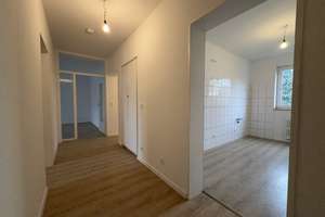 *HIER wird gerade SANIERT* 3 Zimmer Wohnung mit Balkon in Meiderich! – Hogenweg 11, 47137 Mittelmeiderich, Duisburg – Vorschaubild 2