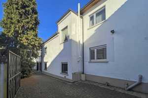 Großzügiges Zweifamilienhaus mit Balkon und Garage in Neulußheim – Rhein-Neckar-Kreis – Vorschaubild 3