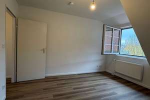 Großzügige, bezugsfreie 3-Zimmer-Maisonette-Dachgeschosswohnung mit Flair im charmanten Altbau! – Kurfürstenstraße 55, 12105 Mariendorf, Berlin – Vorschaubild 14