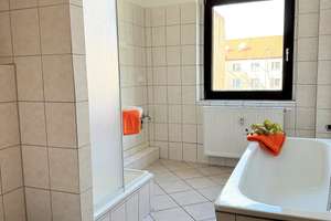 NEUJAHRSGESCHENK: 1 MONAT MIETFREI! FRISCH RENOVIERT MIT EINBAUKÜCHE, WANNE UND DUSCHE – Faulmannstraße 5a, 39122 Salbke, Magdeburg – Vorschaubild 4