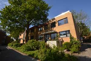 RÖNPAGEL IMMOBILIEN: Anderten - ruhige 3 Zi. WHG + Parkett + Loggia + Frei + Garage möglich
