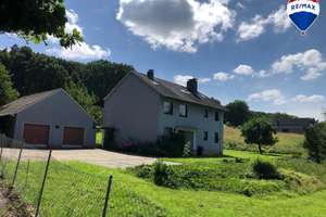 Zweifamilienhaus in absoluter Traumlage am Wiehengebirge – Die vollständige Adresse der Immobilie erhältst du vom Anbieter., 32312 Lübbecke – Vorschaubild 1