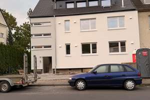 Wohnen im kernsanierten KFW 70 Haus : 2,5-Zimmer-Dachgeschosswohnung in Köln-Dellbrück