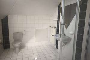 Helle 2-Zimmer-Dachgeschosswohnung, sofort verfügbar in Wiesbaden-Bierstadt – Kloppenheimer Straße 4, 65191 Bierstadt, Wiesbaden – Vorschaubild 8