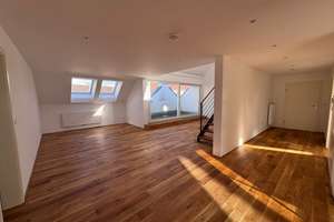 Traumhaft schöne 4,5-Zimmer-DG-Maisonette-Wohnung in imposantem Altbau in Stuttgart West – Die vollständige Adresse der Immobilie erhältst du vom Anbieter., 70176 Feuersee, Stuttgart – Vorschaubild 3