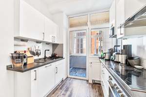 Traumhafte Altbauwohnung mit 2,80 m Stuckdecken, Loggia & hochwertiger Sanierung – Die vollständige Adresse der Immobilie erhältst du vom Anbieter., 70178 Karlshöhe, Stuttgart – Vorschaubild 5